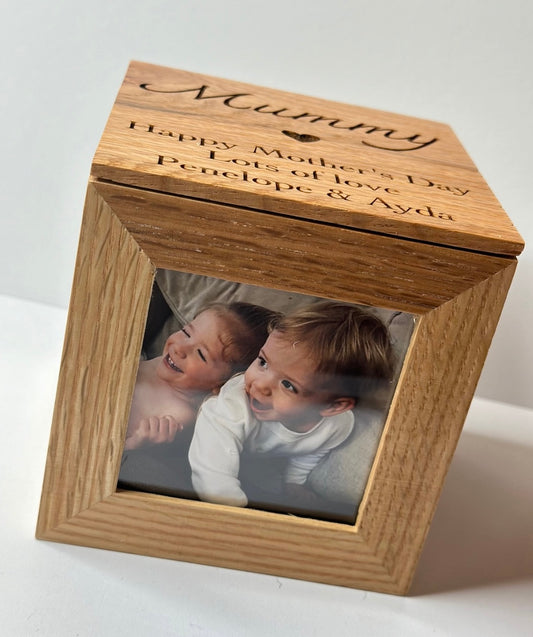 Personalised solid oak photo cube. Engraved message on the removable lid & 4 pictures for the perfect keepsake gift.