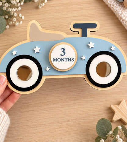 Interchangeable baby milestone discs from 1 month to 1 year